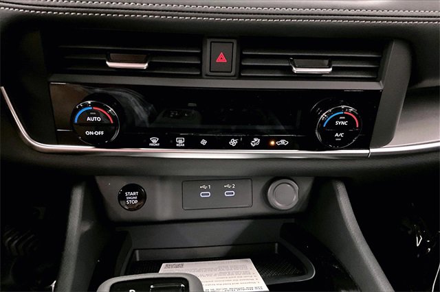 New 2025 Nissan Rogue SV image 25