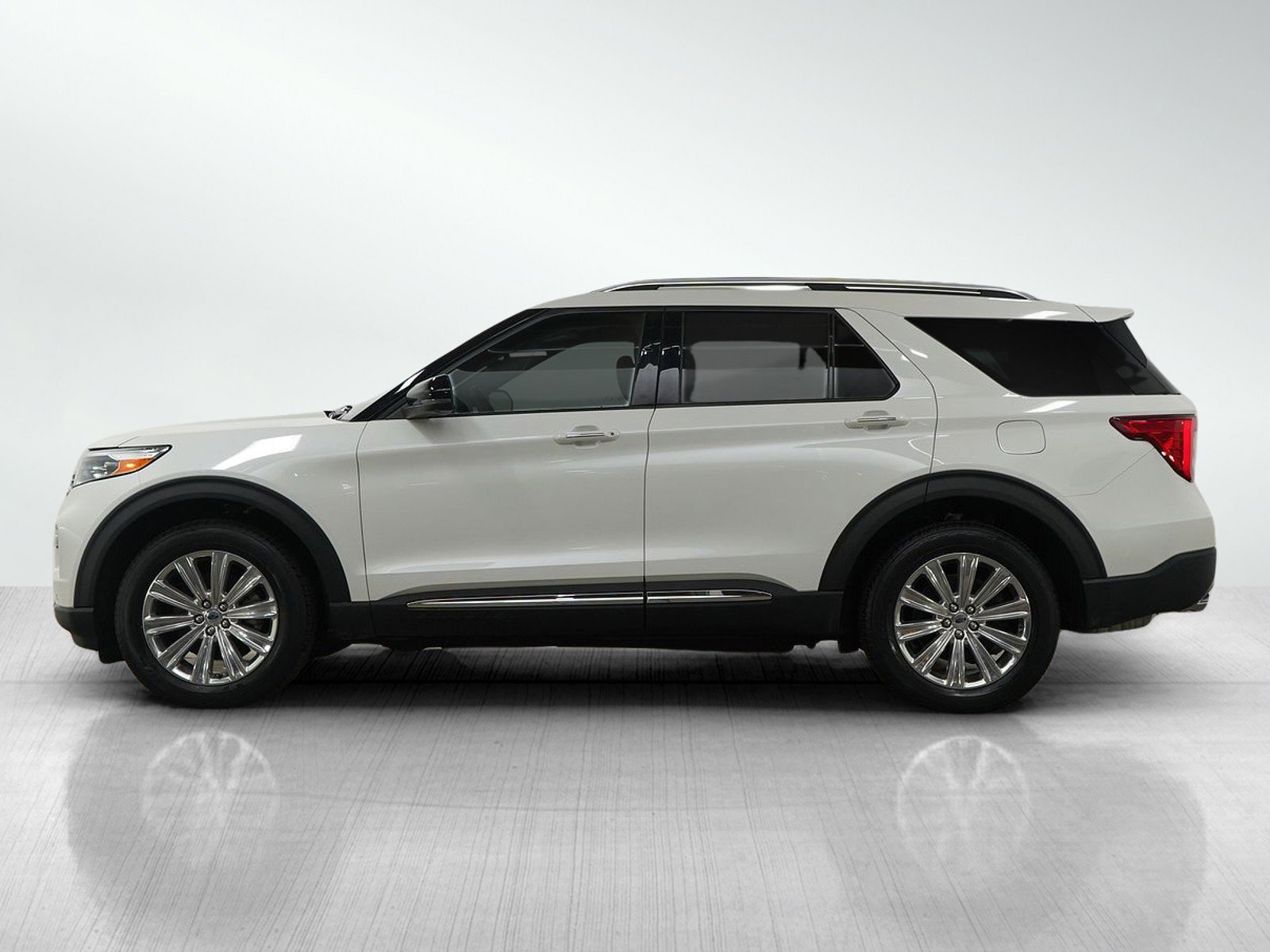 Used 2021 Ford Explorer Limited image 2