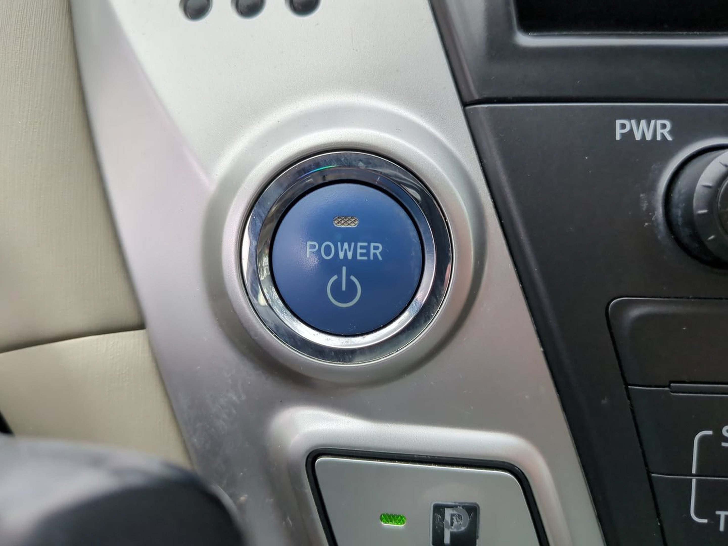 Used 2014 Toyota Prius V Five FWD image 26