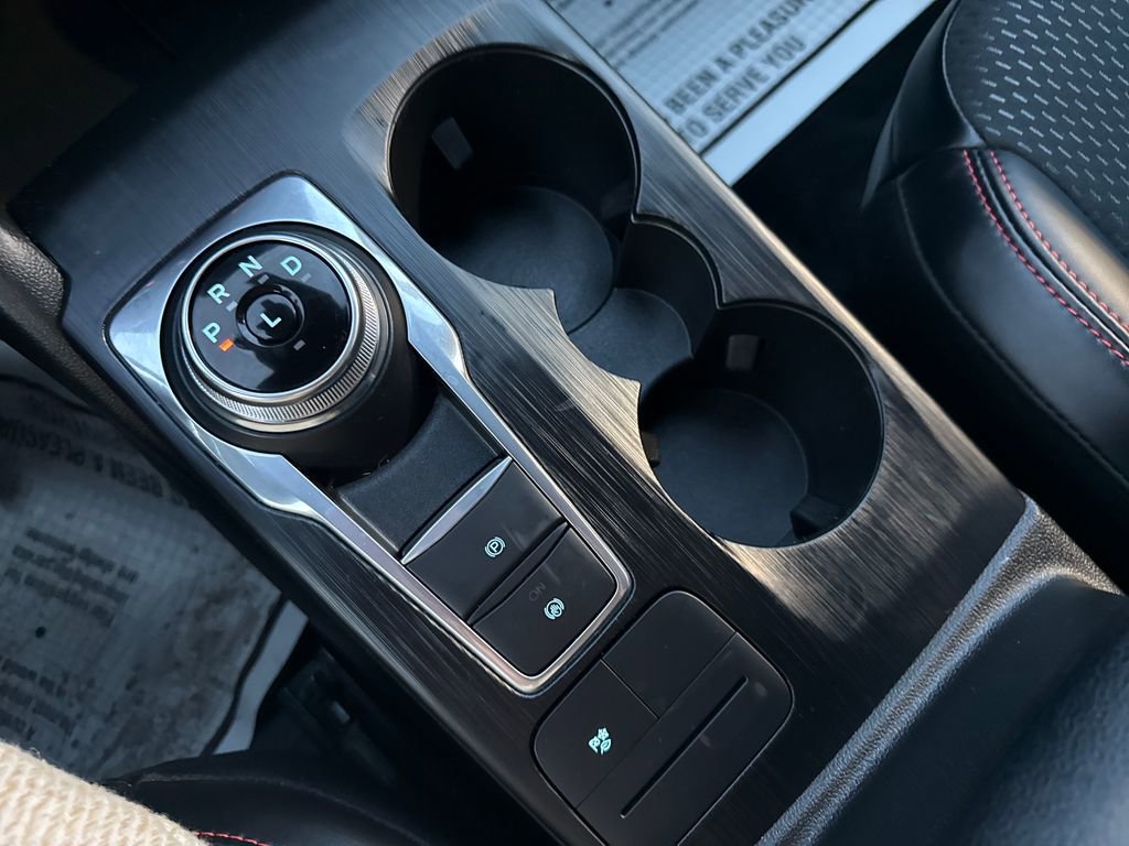 Used 2025 Ford Escape ST-Line w/ Equipment Group 301A image 39