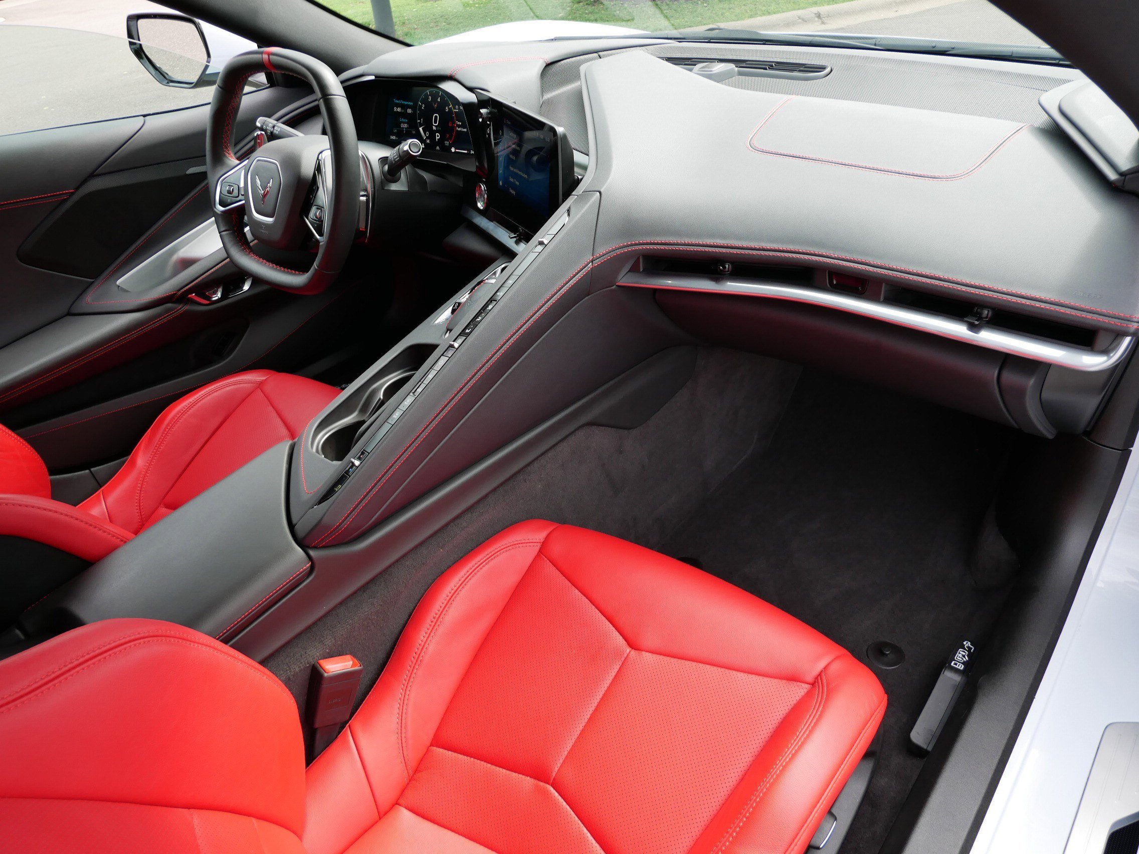 Used 2024 Chevrolet Corvette Stingray Coupe w/ 1LT RWD image 10