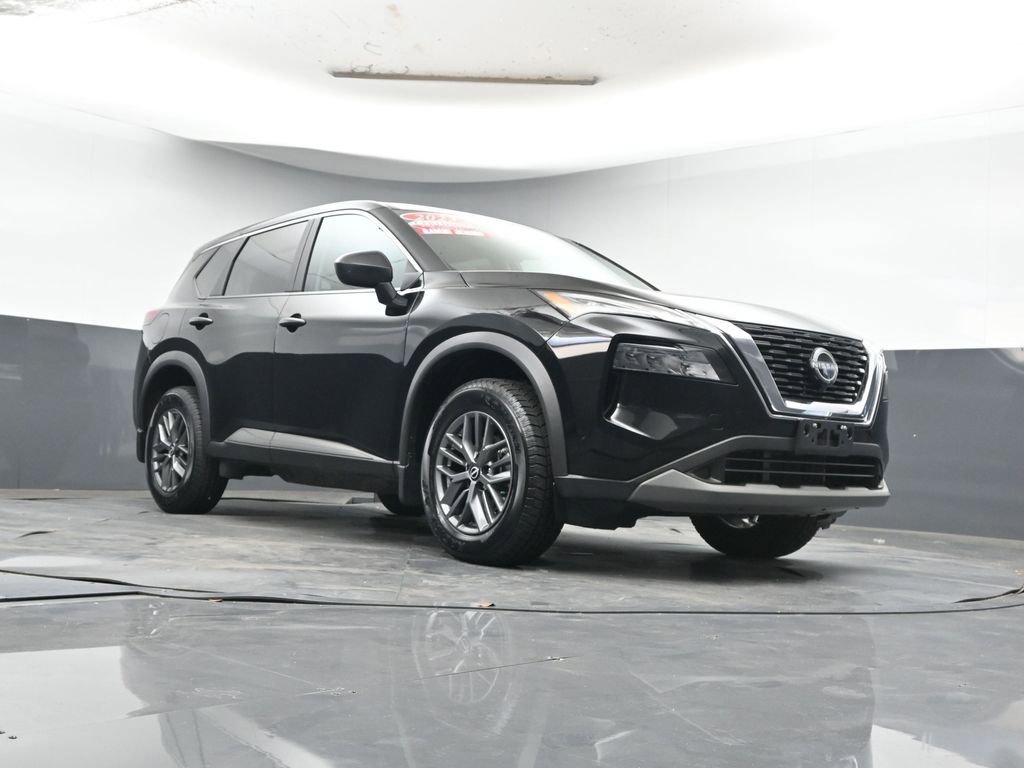 Used 2023 Nissan Rogue S image 30
