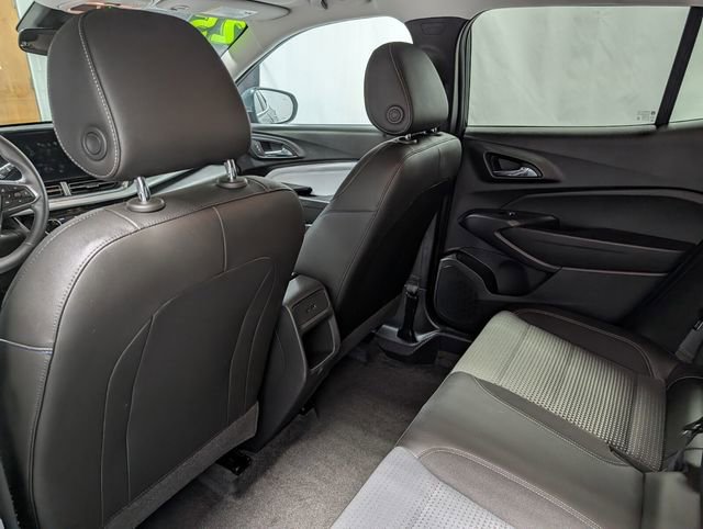 Used 2025 Chevrolet Trax LT w/ Driver Confidence Package image 12