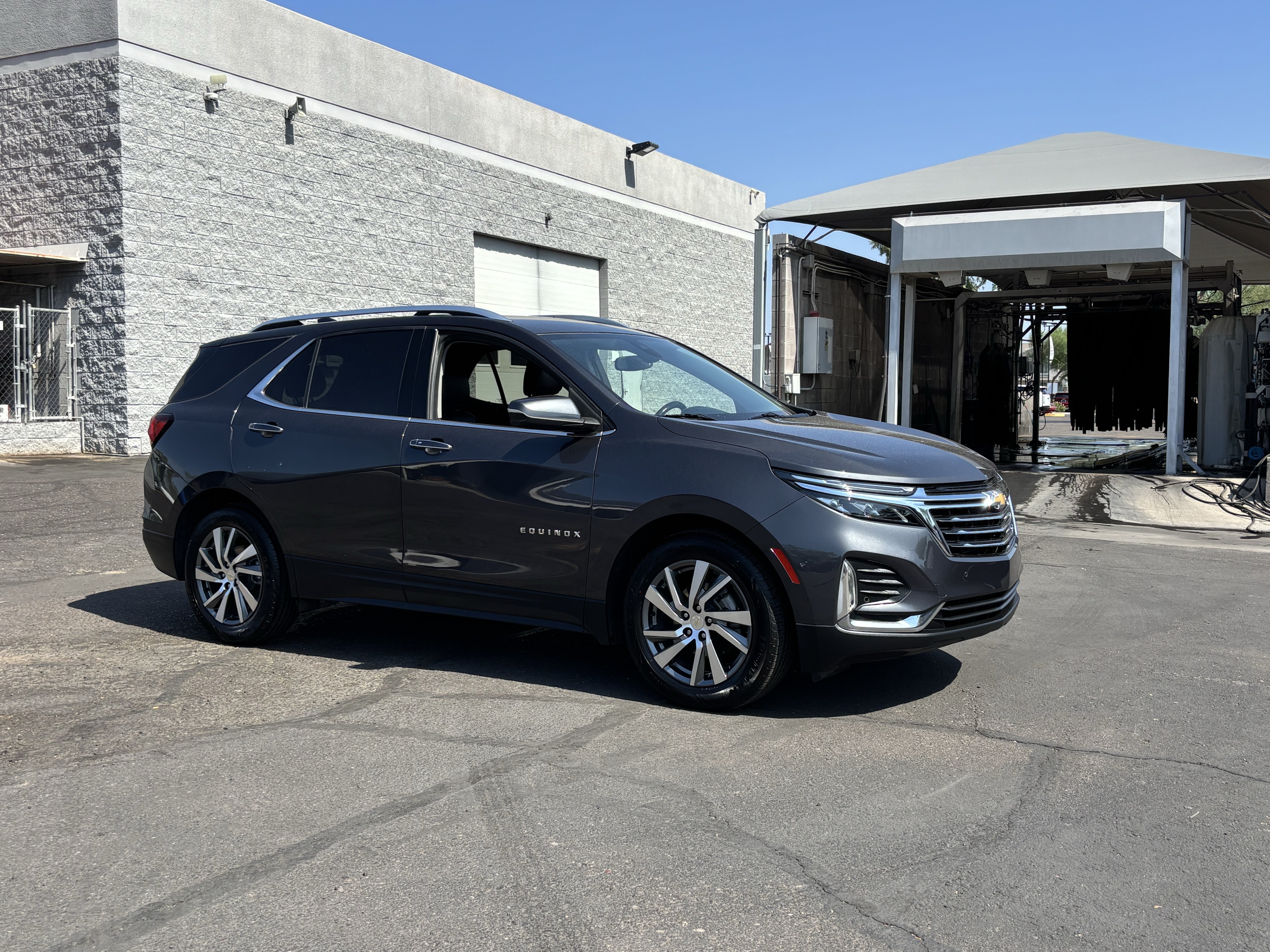 Used 2022 Chevrolet Equinox Premier w/ LPO, Cargo Package FWD image 31
