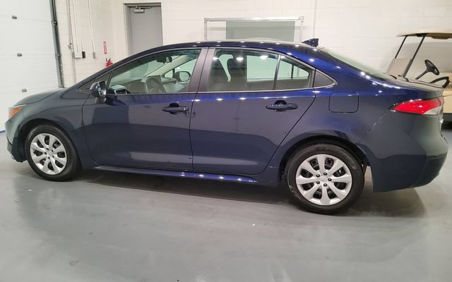 Used 2025 Toyota Corolla LE FWD image 4