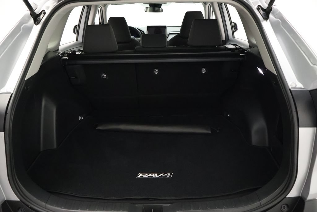 Certified 2023 Toyota RAV4 XLE FWD image 22