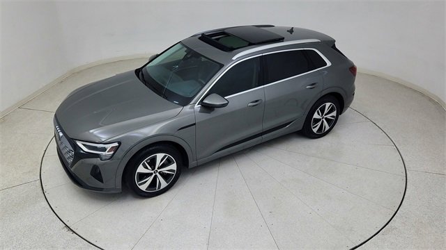 Used 2024 Audi Q8 e-tron Premium image 79