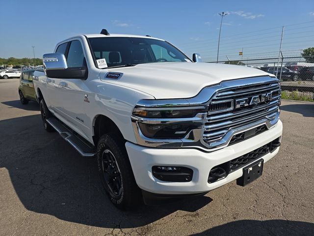 Used 2026 RAM 2500 Laramie AWD/4WD image 3