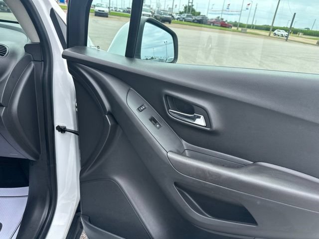 Used 2015 Chevrolet Trax LS FWD image 10