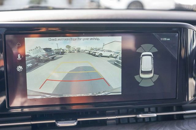 Used 2024 Kia Carnival EX image 25