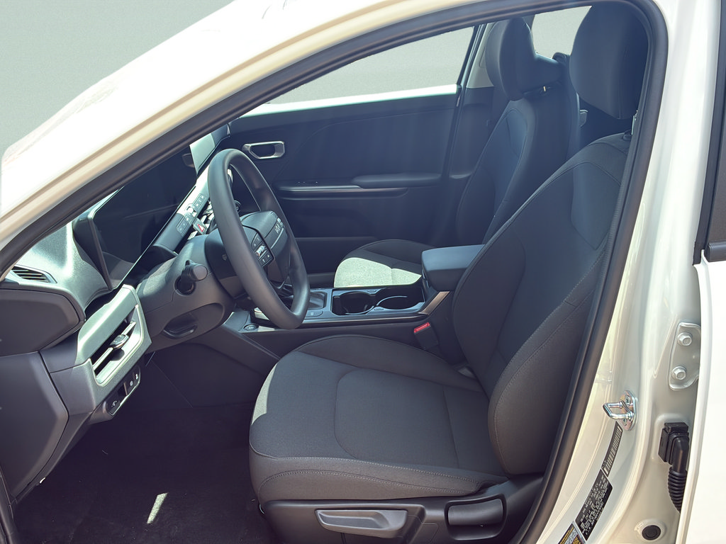 New 2026 Kia K4 FWD image 22
