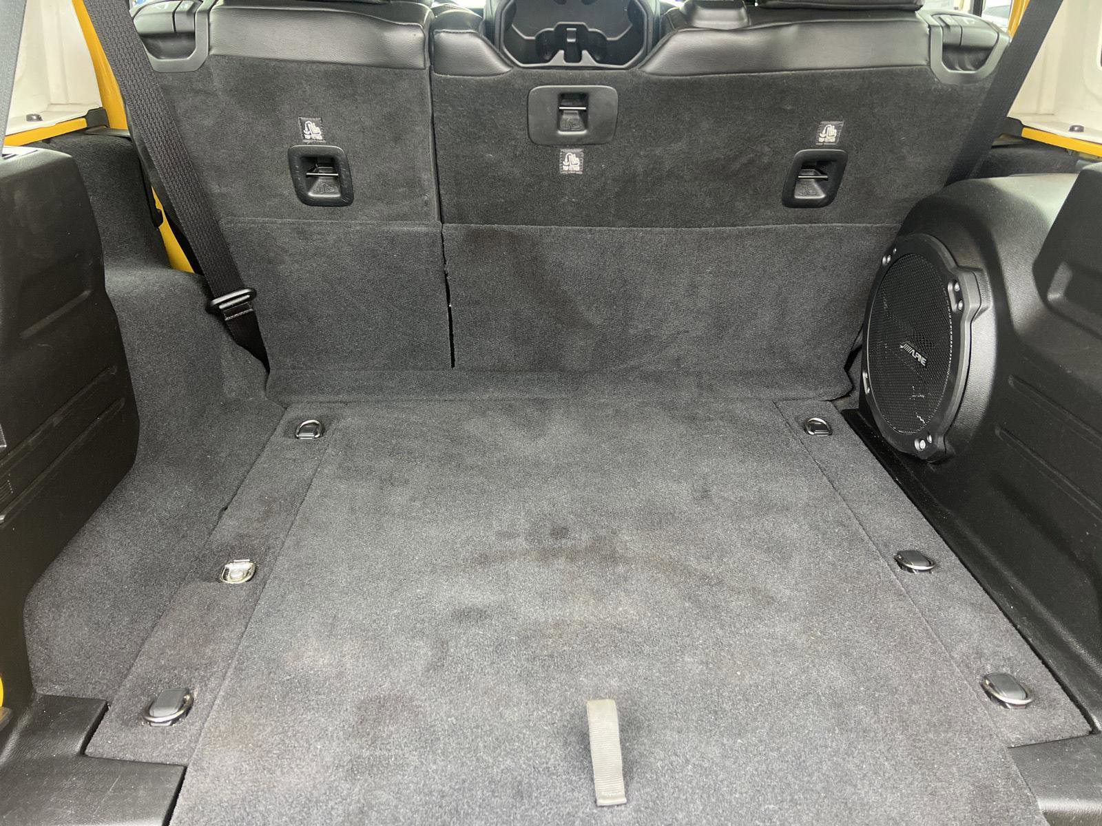 Used 2019 Jeep Wrangler Unlimited Sahara w/ Advanced Safety Group image 7