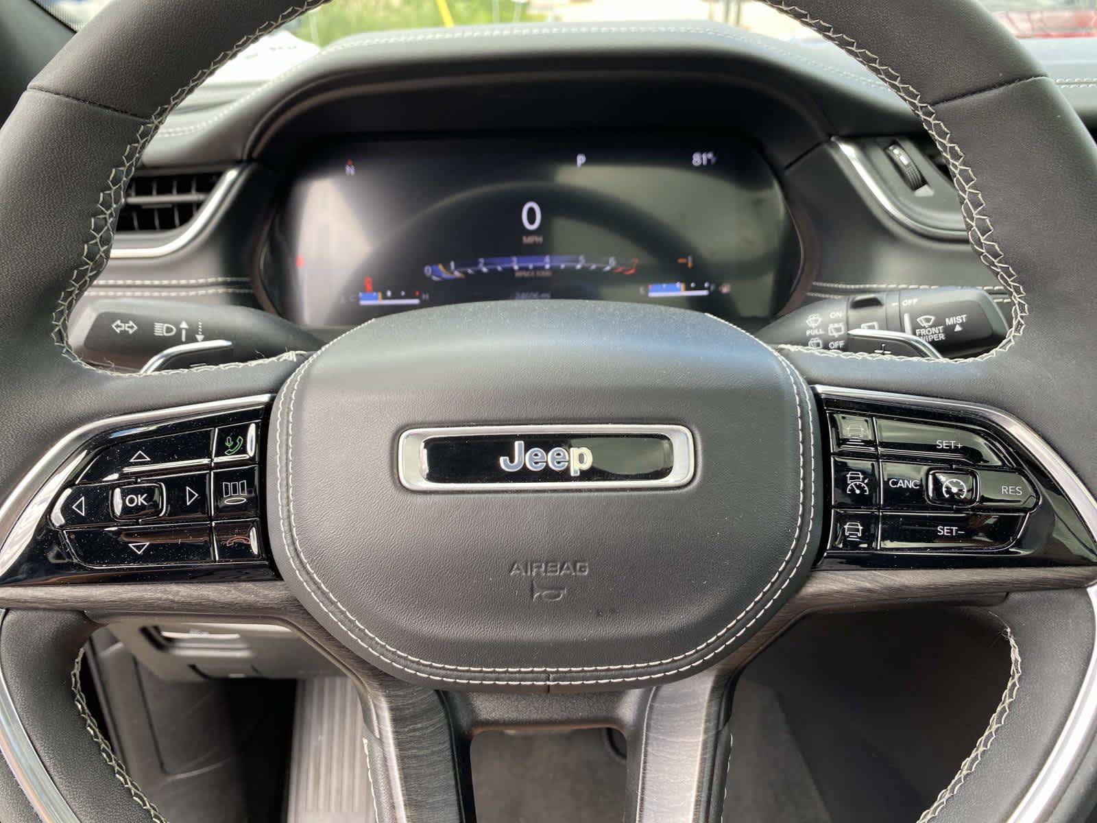 Certified 2023 Jeep Grand Cherokee Overland AWD/4WD image 16