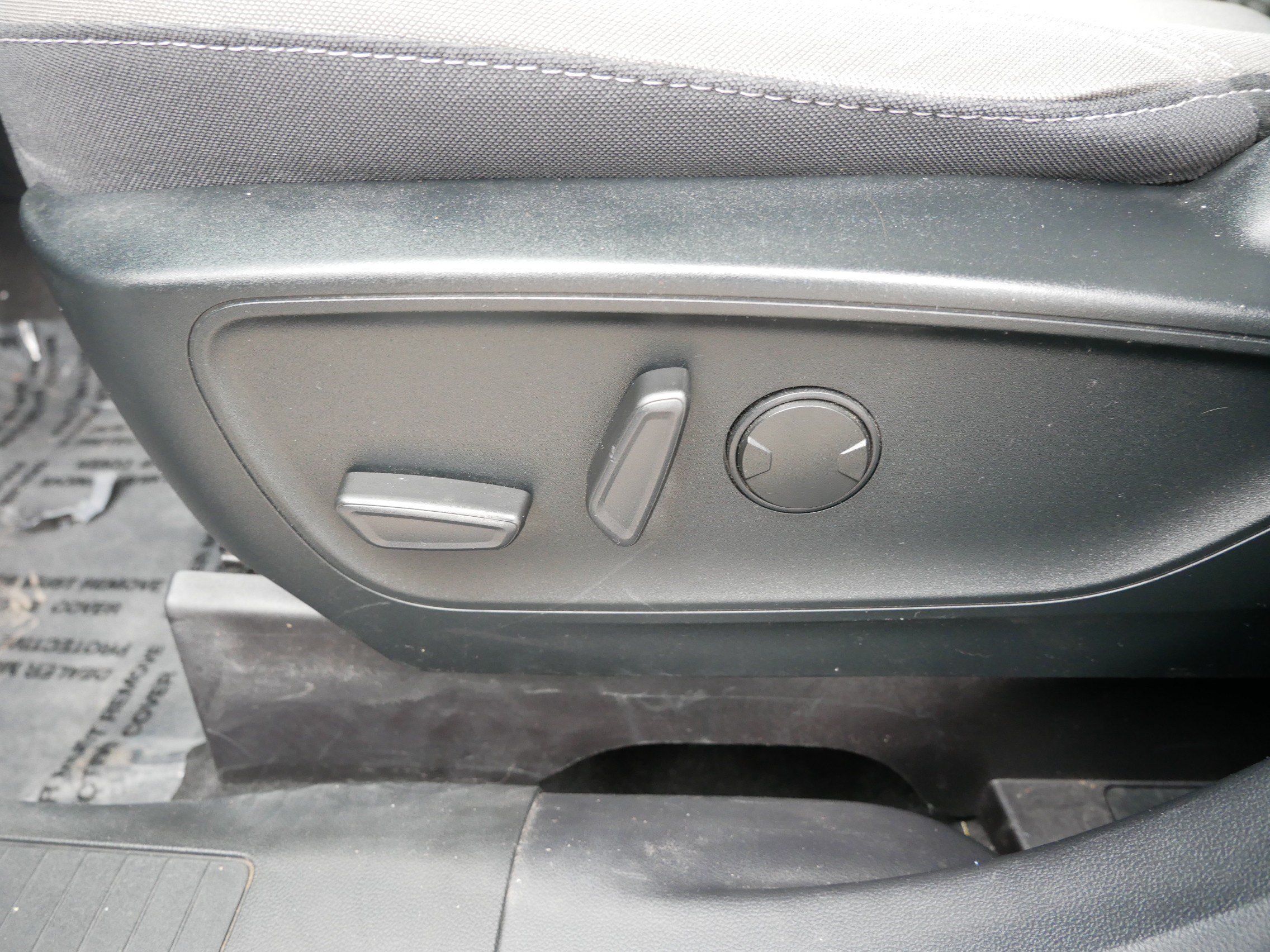 Certified 2020 Ford Escape SE AWD/4WD image 19