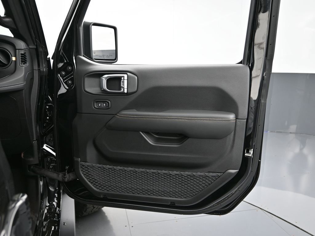 New 2025 Jeep Wrangler Unlimited Rubicon 392 image 18