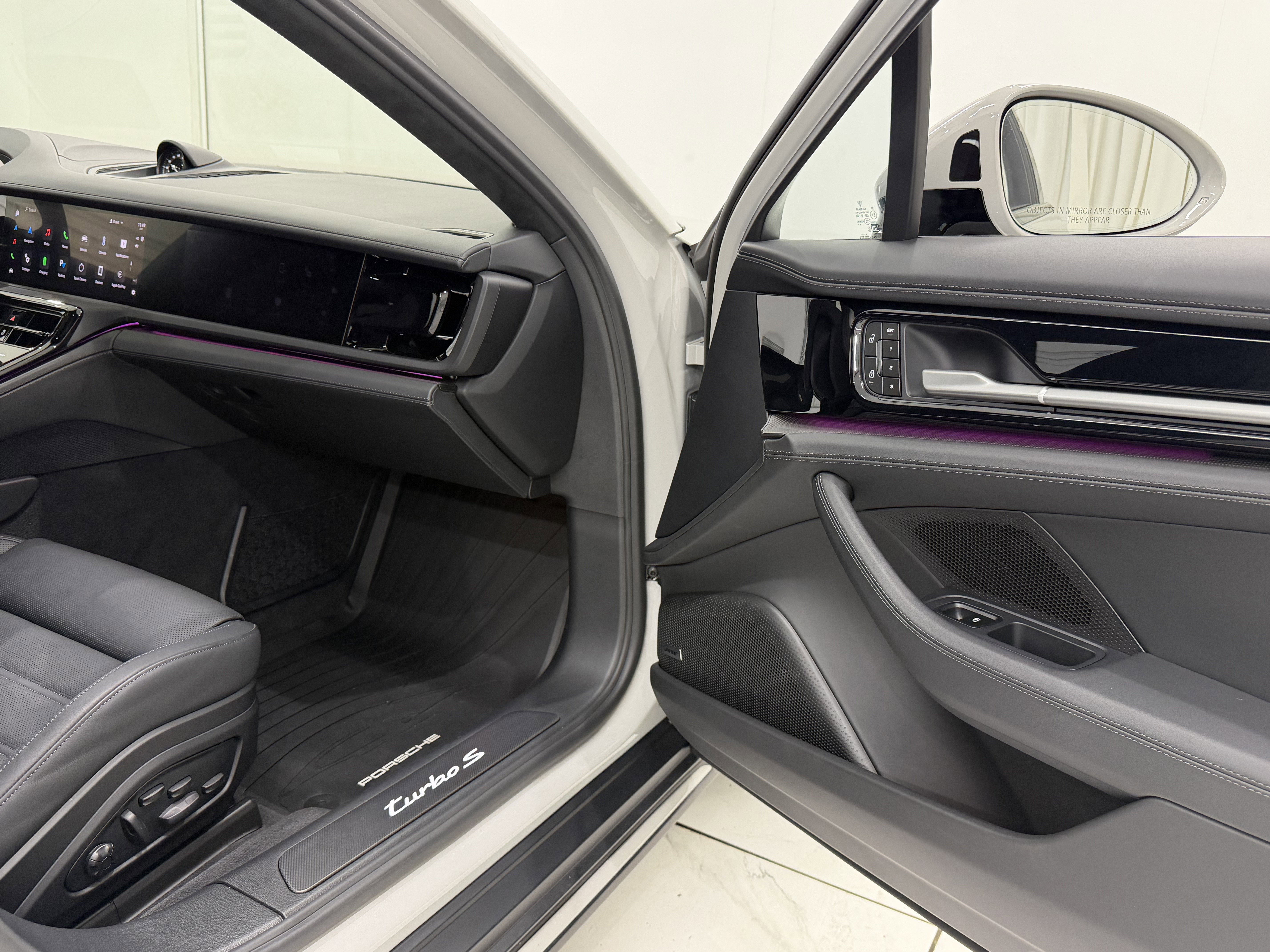 Used 2025 Porsche Panamera Turbo S image 22