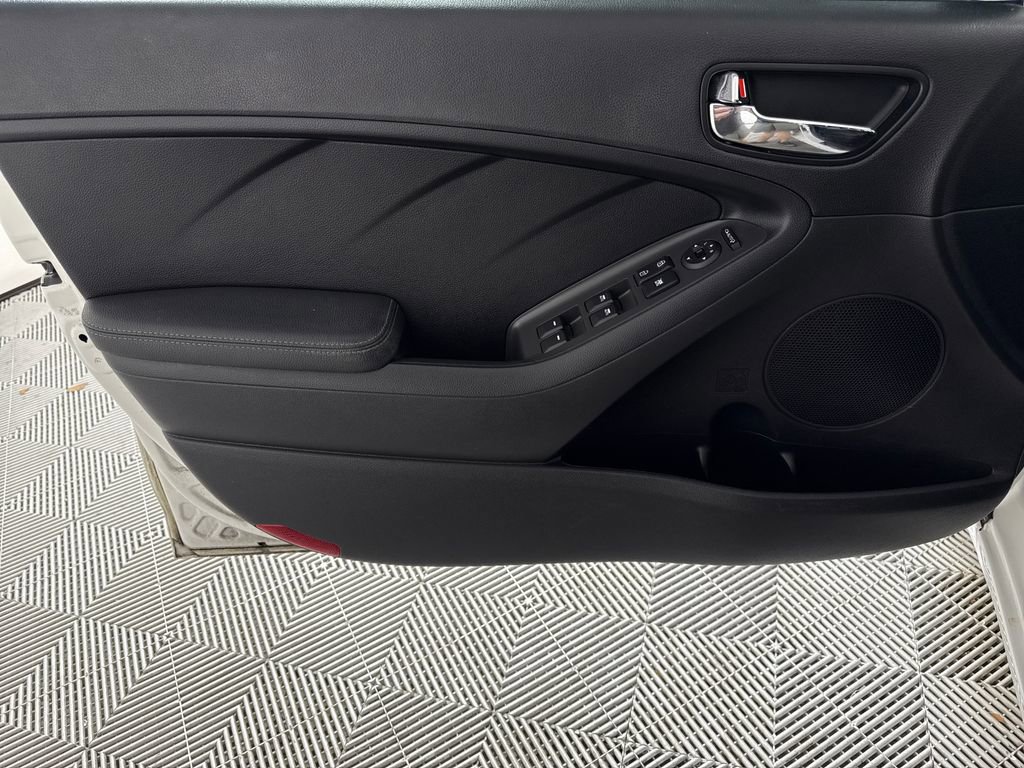 Used 2017 Kia Forte EX image 10