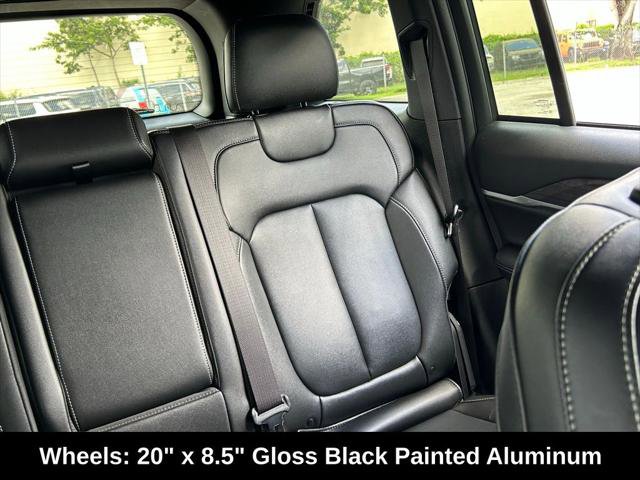Certified 2024 Jeep Grand Cherokee Limited w/ Black Appearance Package image 17
