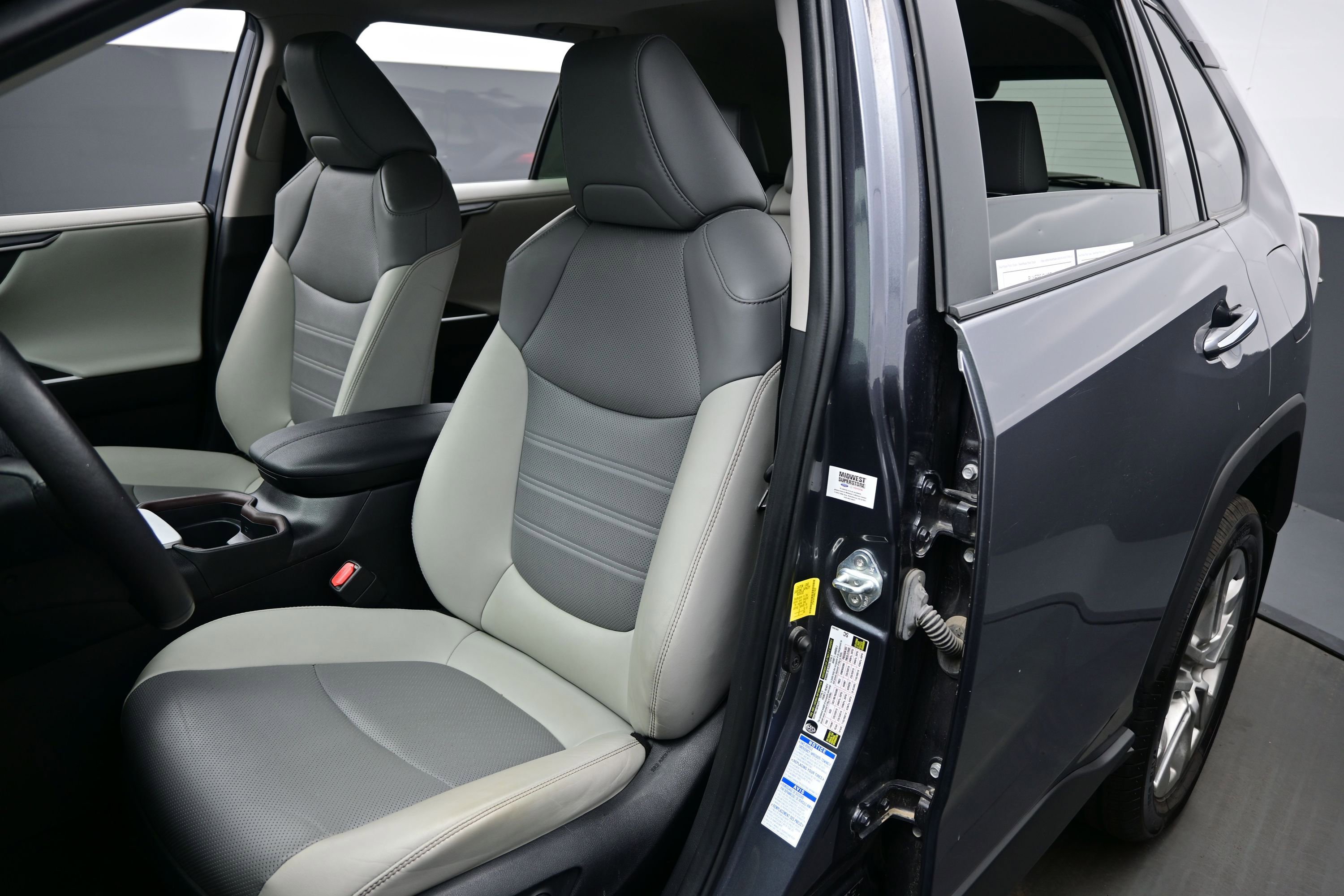 Used 2021 Toyota RAV4 Limited w/ Limited Grade Weather Package AWD/4WD image 11