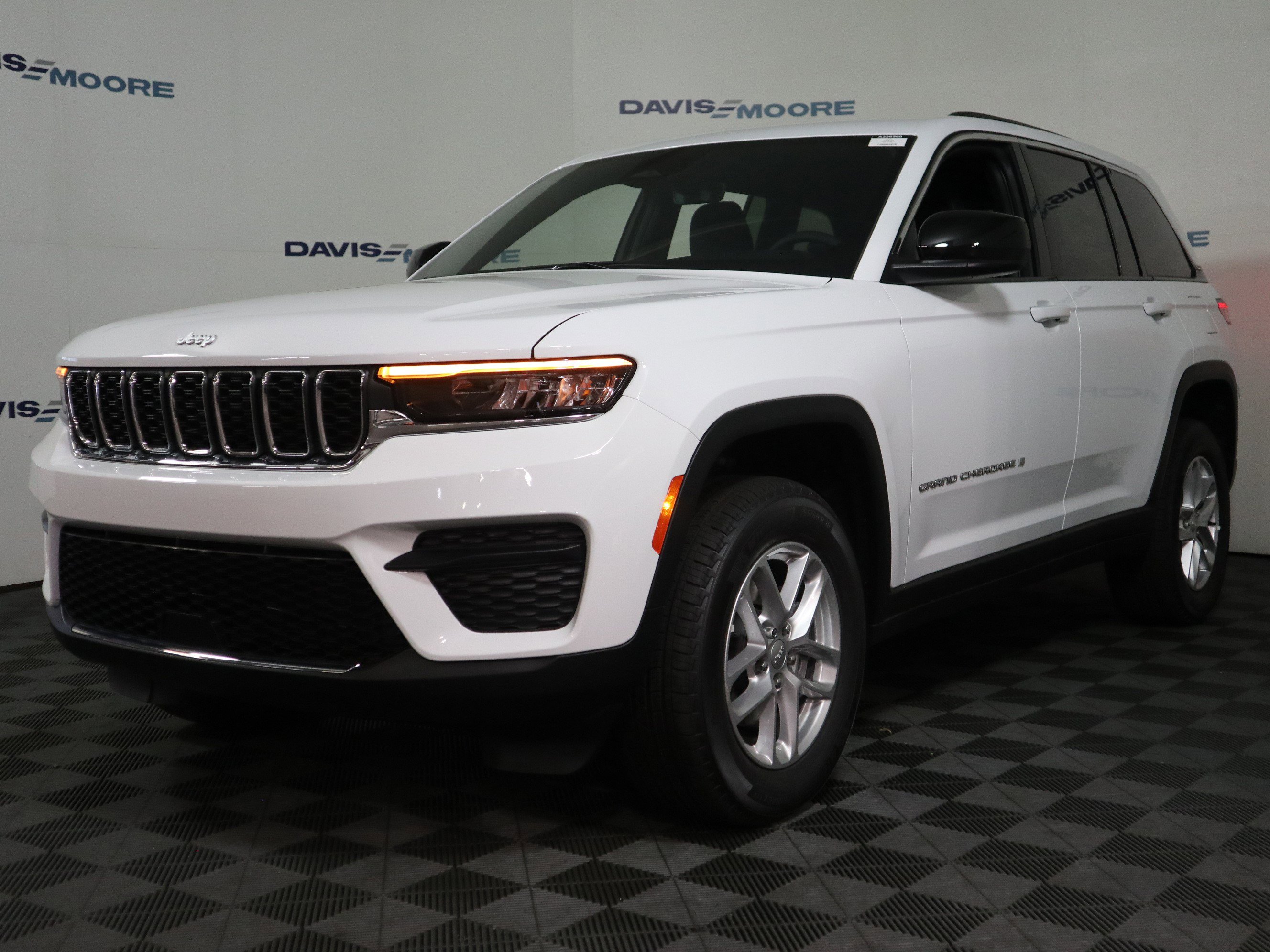 New 2026 Jeep Grand Cherokee 4WD image 12