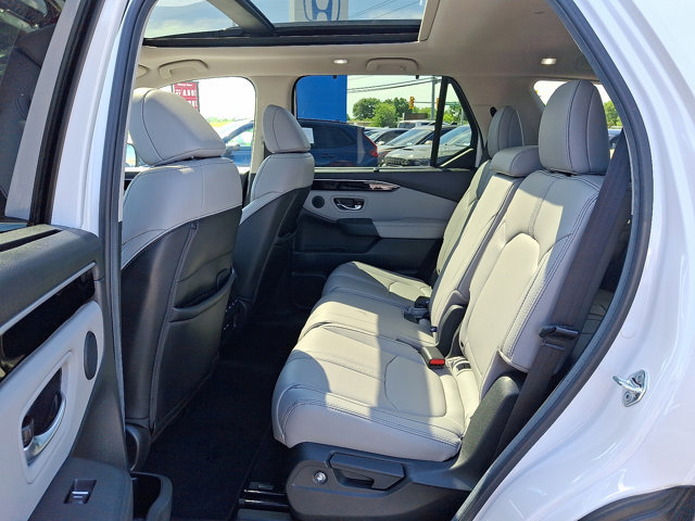 Certified 2025 Honda Pilot Touring image 11