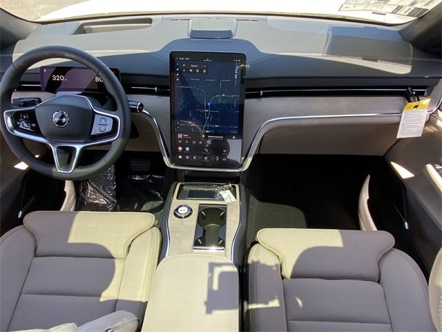 New 2025 Volvo EX90 Plus image 16