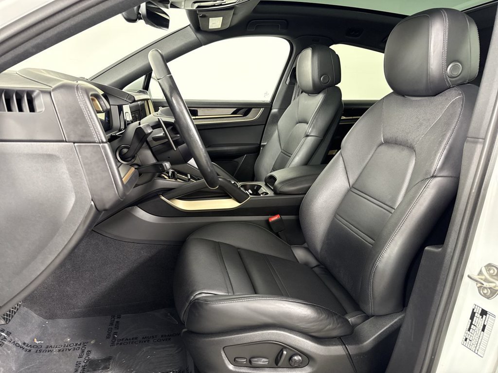 Certified 2024 Porsche Cayenne Coupe w/ Premium Package Plus AWD/4WD image 5