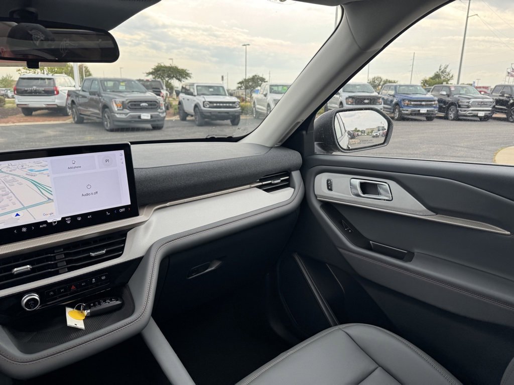 New 2025 Ford Explorer Active w/ Active Comfort Package image 26