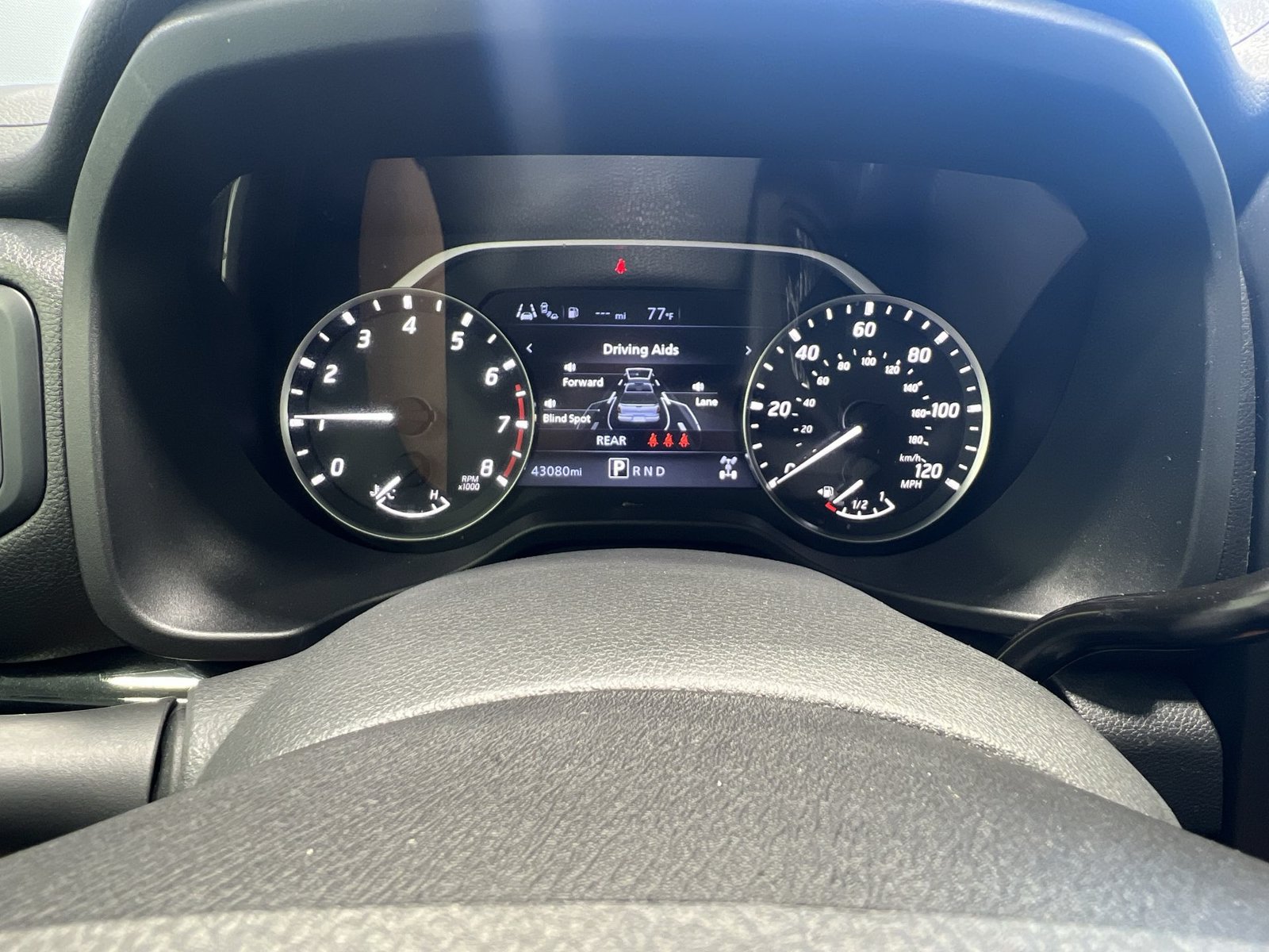 Used 2024 Nissan Titan SV AWD/4WD image 15