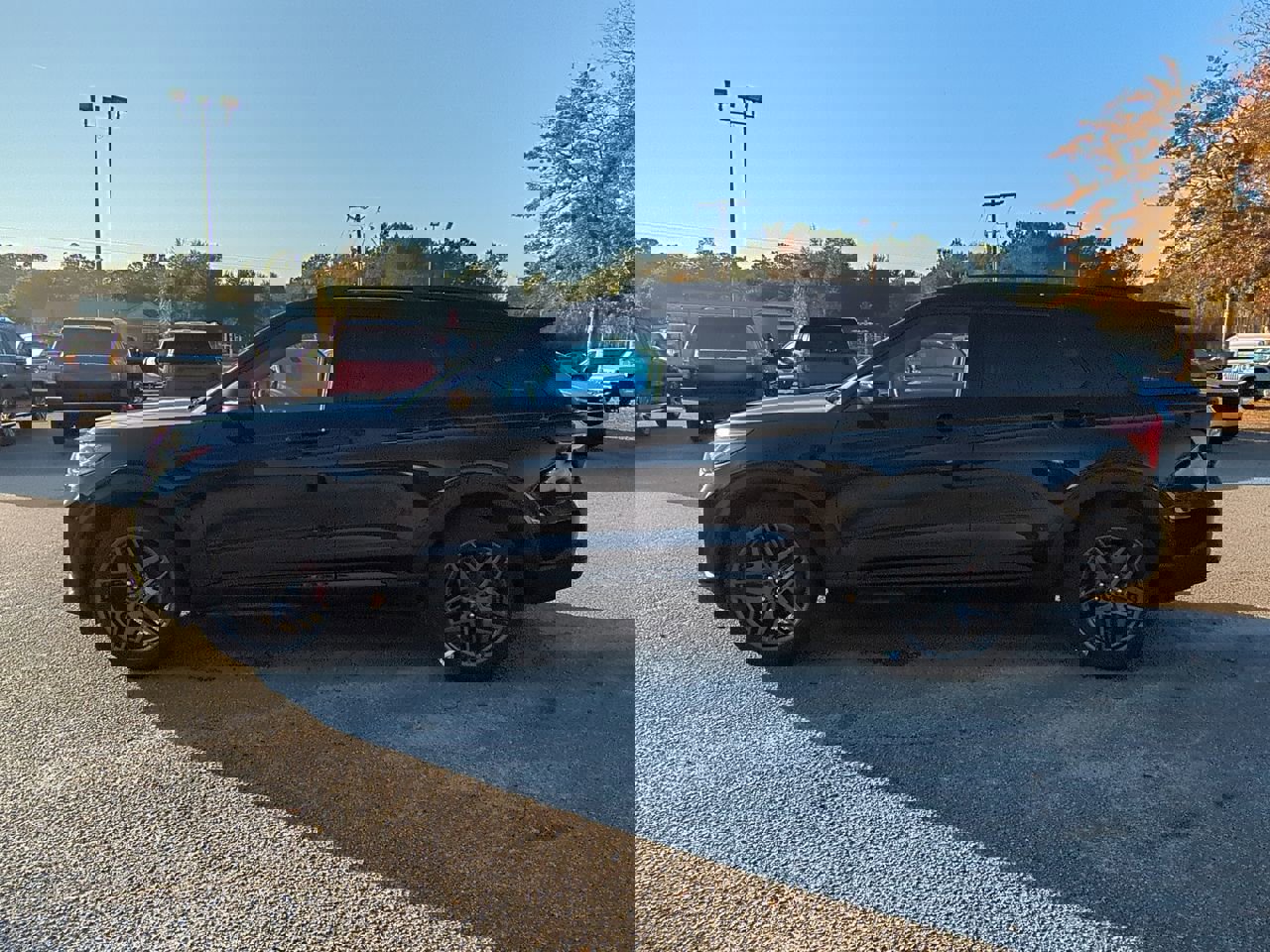 Used 2025 Ford Explorer ST image 7