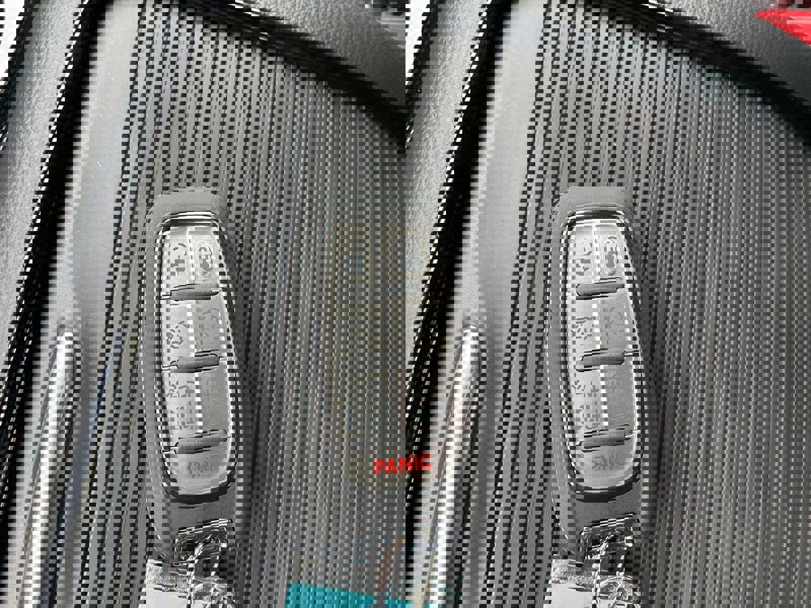 New 2026 Chrysler Pacifica Limited w/ Uconnect Theater Family Group image 34