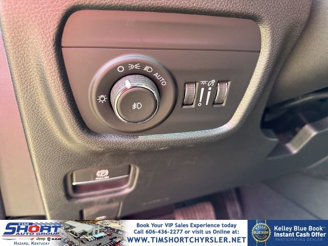 New 2026 Jeep Grand Cherokee Limited w/ Limited Altitude Package AWD/4WD image 32