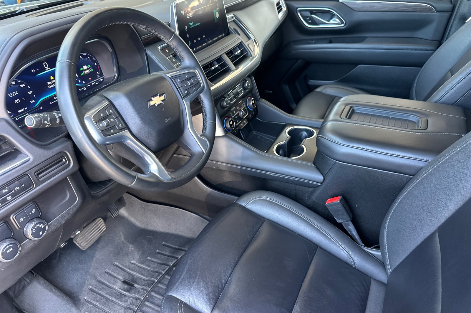 Used 2024 Chevrolet Suburban LT w/ LT Signature Plus Package RWD image 10