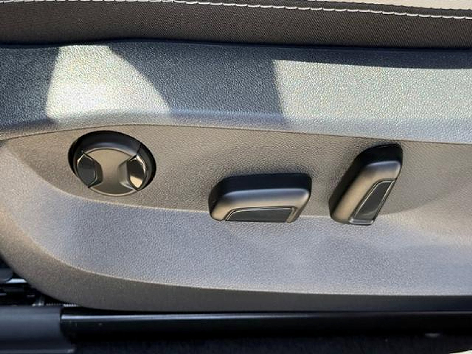 New 2026 Volkswagen Taos SE FWD image 13