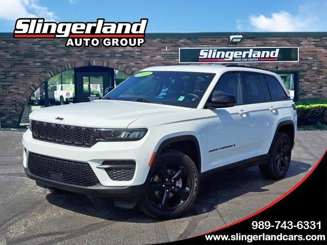 Used 2022 Jeep Grand Cherokee Altitude image 1