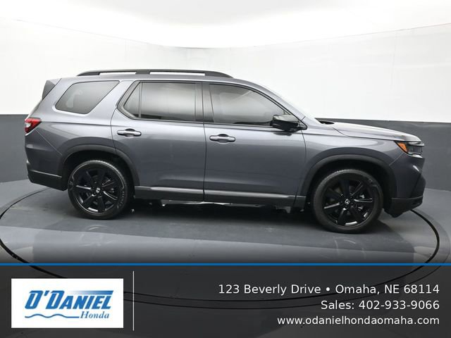 Used 2025 Honda Pilot Black Edition image 7