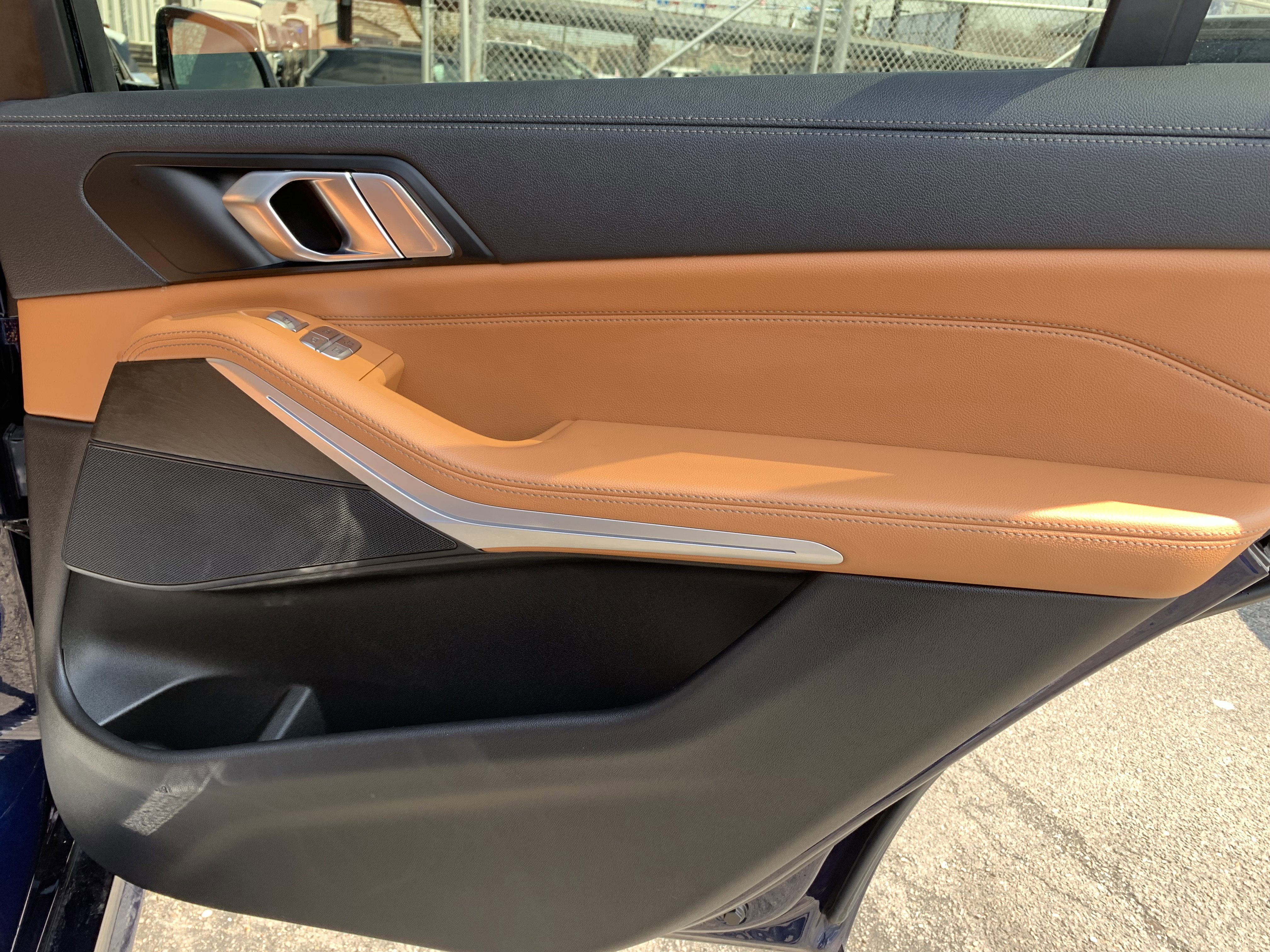 Used 2022 BMW X7 xDrive40i w/ M Sport Package image 34