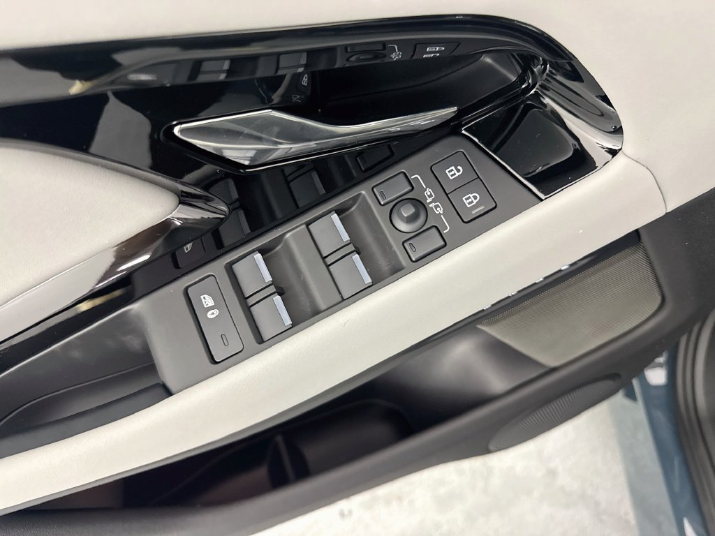 New 2026 Land Rover Range Rover Evoque Hoxton AWD/4WD image 18