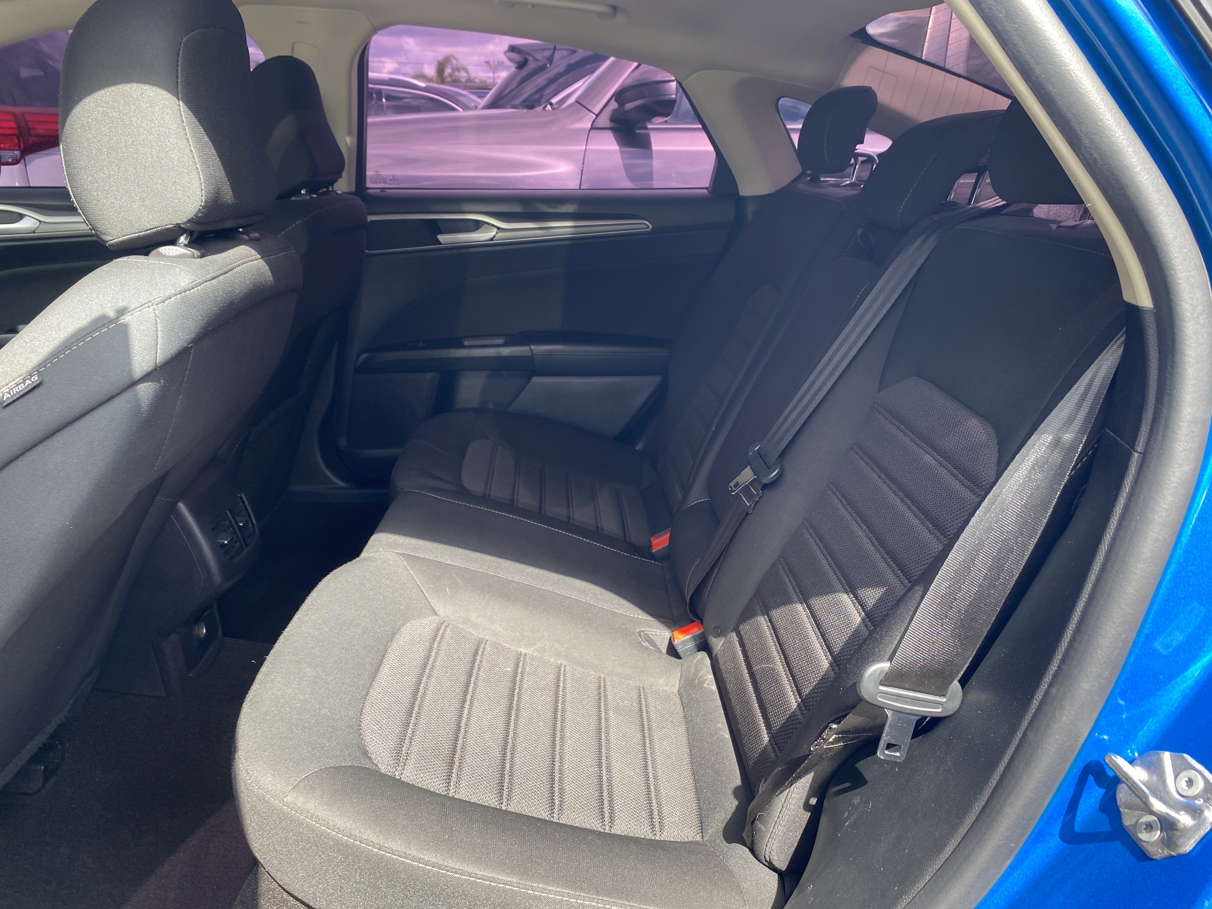 Used 2020 Ford Fusion SE FWD image 13