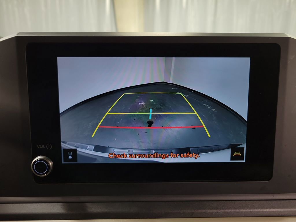 Used 2025 Toyota Tacoma SR image 18