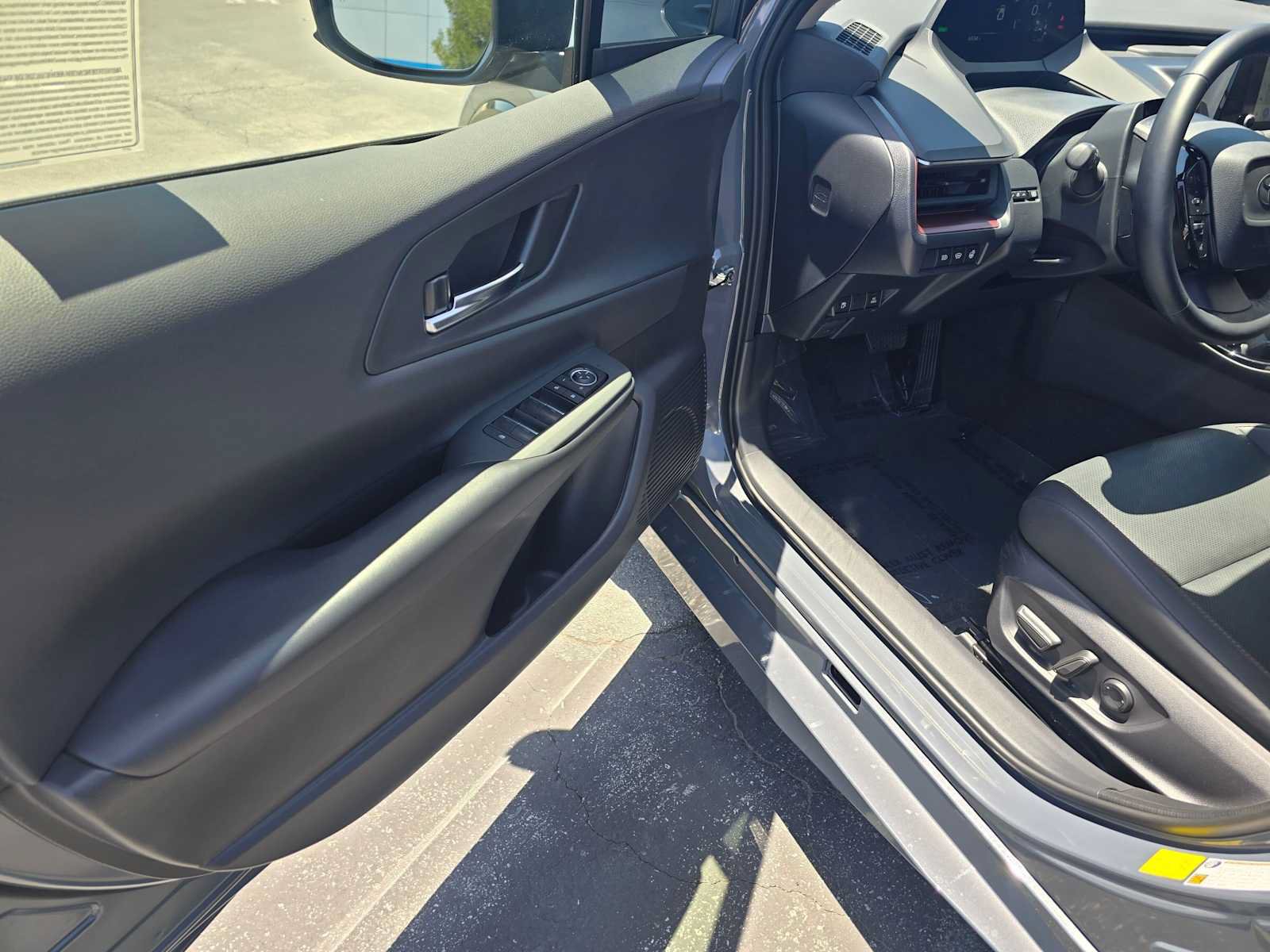 Used 2026 Toyota Prius Plug-In Hybrid FWD image 20