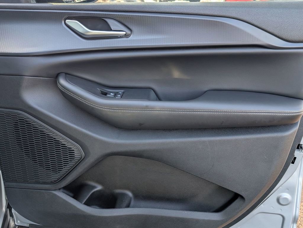 Used 2024 Jeep Grand Cherokee L Altitude image 47