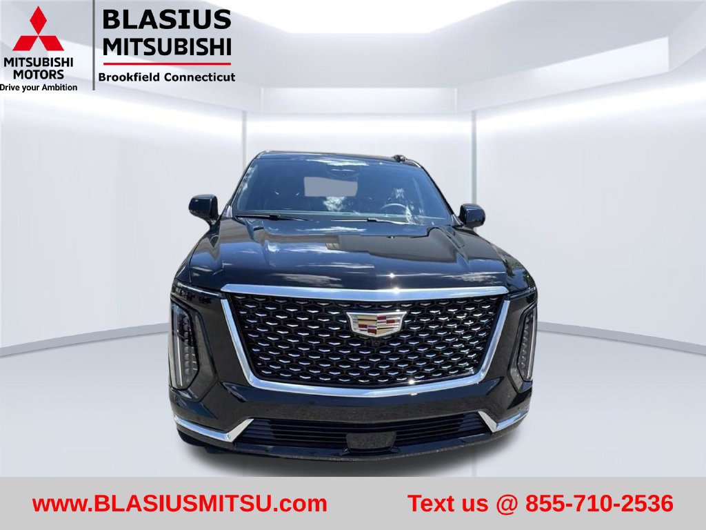 Used 2026 Cadillac Escalade Luxury AWD/4WD image 6