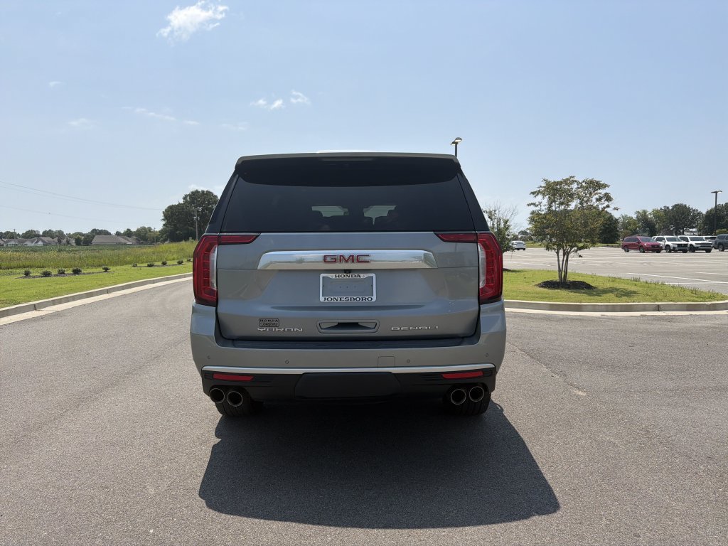 Used 2023 GMC Yukon Denali RWD image 4