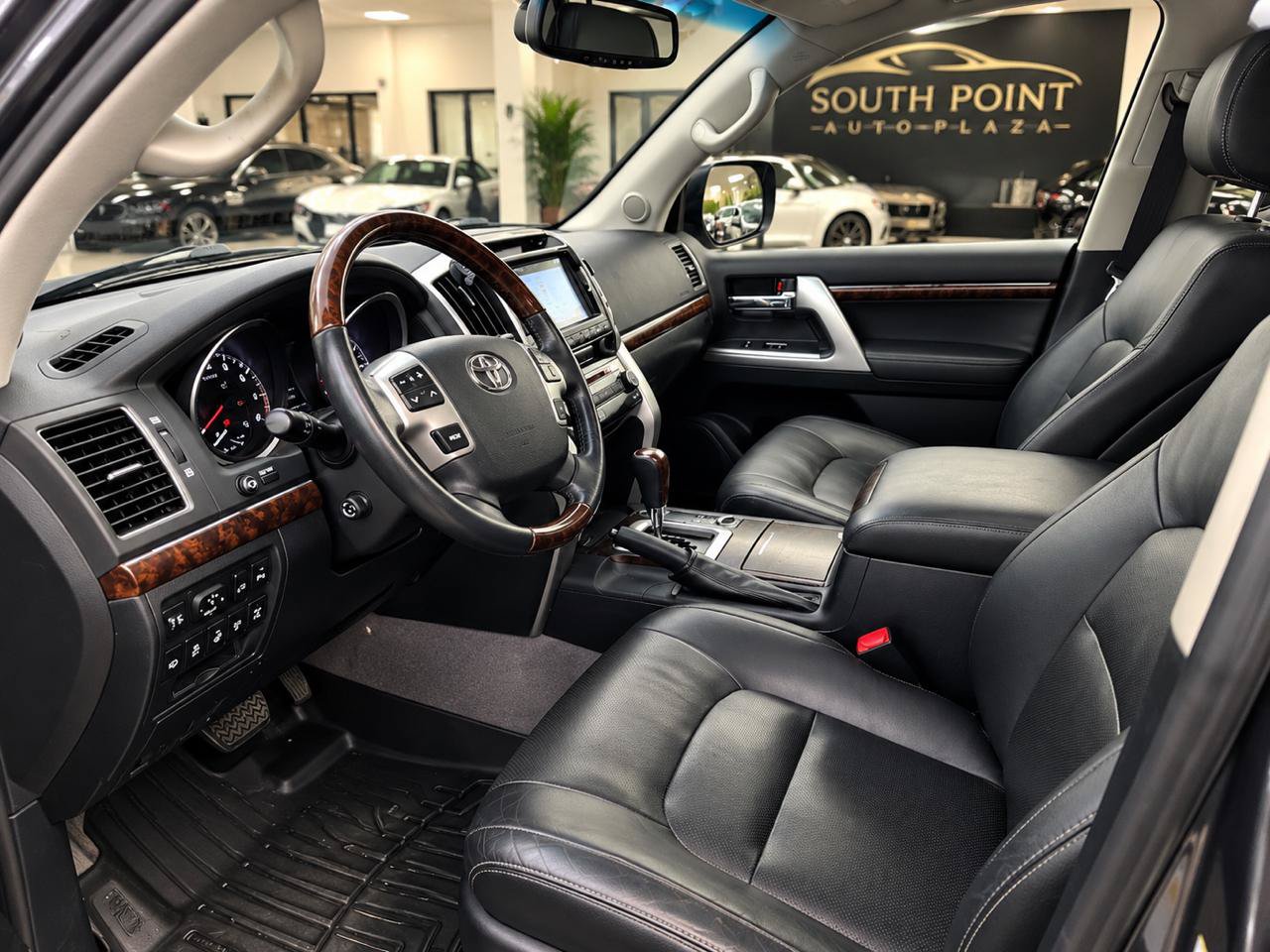 Used 2015 Toyota Land Cruiser AWD/4WD image 7