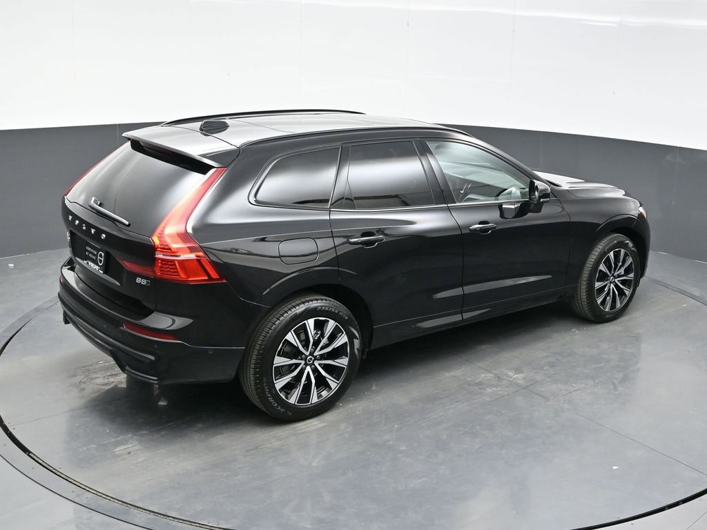 Used 2025 Volvo XC60 B5 Plus AWD/4WD image 36