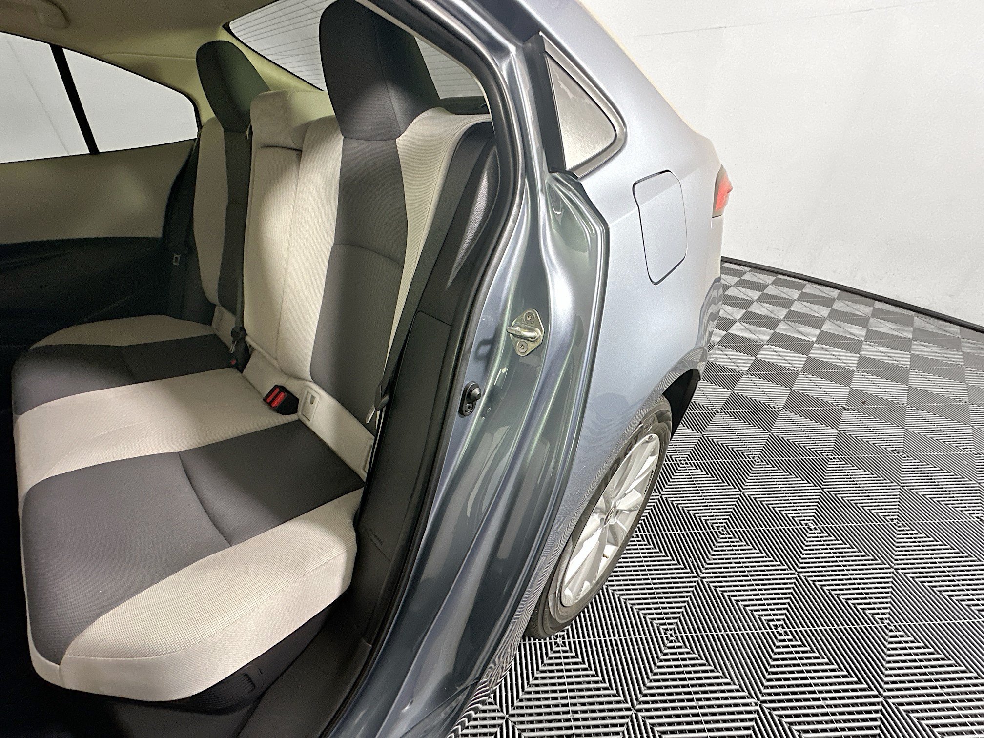 Used 2025 Toyota Corolla LE w/ LE Premium Package FWD image 26