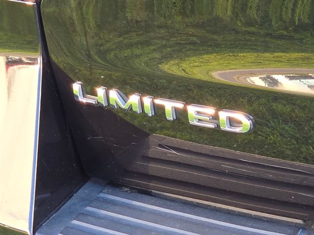 Used 2024 Ford Expedition Limited AWD/4WD image 12