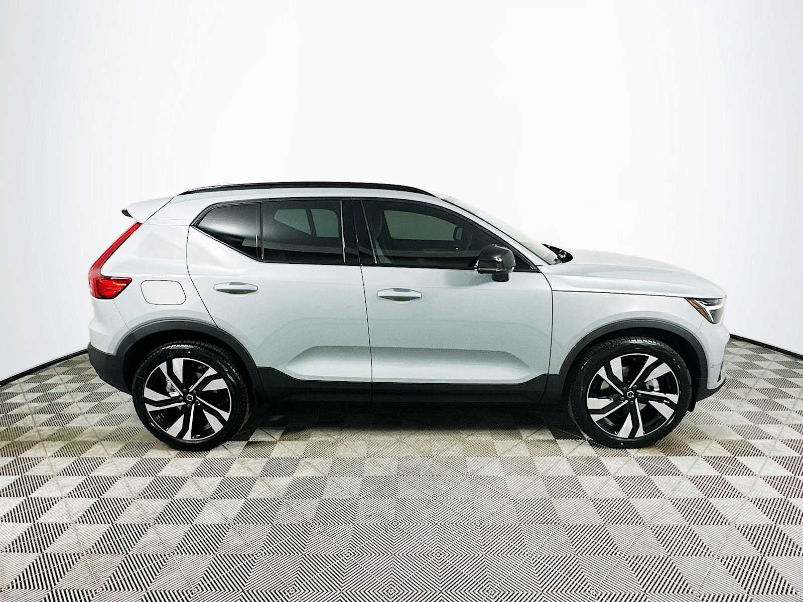 New 2026 Volvo XC40 B5 Ultra w/ Climate Package AWD/4WD image 8