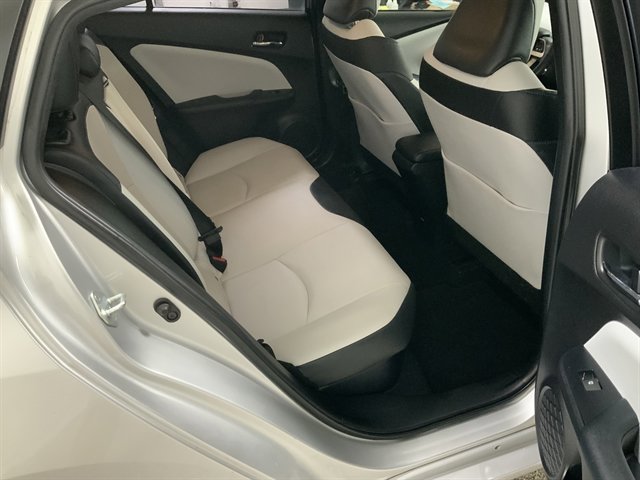Used 2018 Toyota Prius Three Touring FWD image 17
